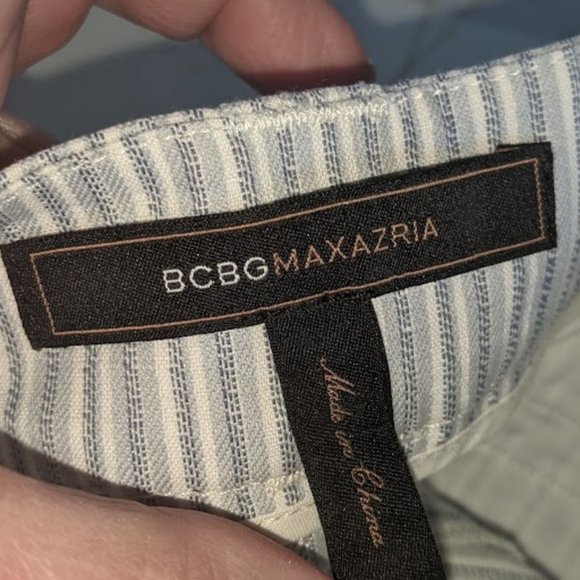 BCBG Blue White Striped Shorts Size 12 - Picture 4 of 4